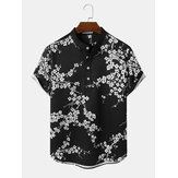 Camisas Henley de manga corta con estampado floral monocromático y textura para hombres