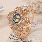 Moda Cristal Forma de flor Pantalla Correa de metal hueca Reloj de cuarzo para mujer