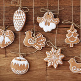 11 Stück handgefertigte Weihnachtsbaumdekorationen in Form von Schneeflocken, Keksen und Cartoon-Tieren
