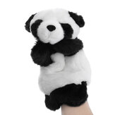 Kedves plüss játékok a babáknak. Aranyos karton panda kézibáb a babák játékpelyva baba kezén, gyerekek története.