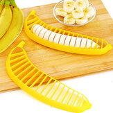 Резка бананов. Бананорезка-чоппер для фруктовых салатов. Кухонный инструмент для салатов с фруктами.
