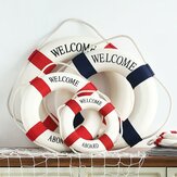 Bienvenido al estilo mediterráneo decorativo de la boya salvavidas de vida en el hogar.
