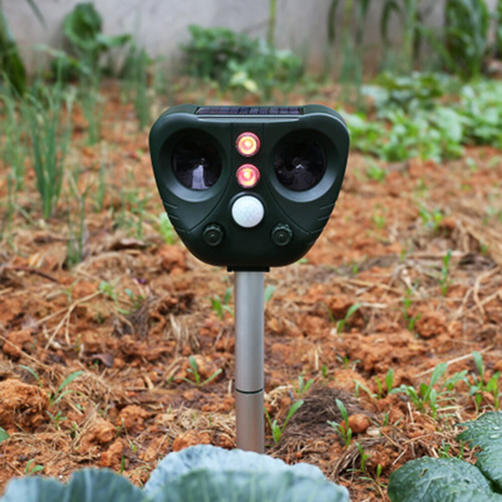 

Solar Powered Ultrasonic Animal Repeller PIR Sensor Animal Cats Dog Repellent Frighten Animals For Outdoor Gardening