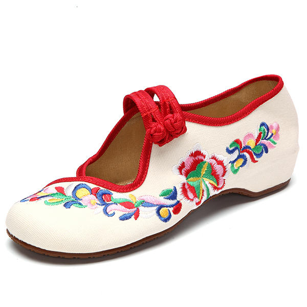 33% OFF on Flower Embroidered Slip On Retro Flat Loafers