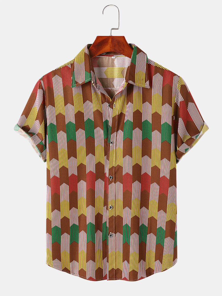 Men Geometric & Pinstriped Print Lapel Short Sleeve Hem Cuff Casual Shirts