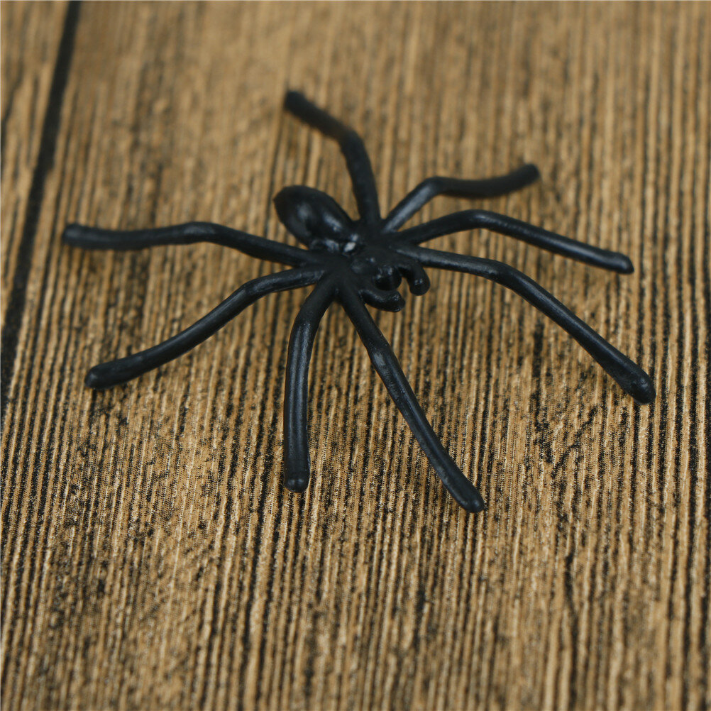 

30Pcs/Pack Halloween Decorative Spiders Small Plastic Fake Spider Prank Toys Haunted House Prop white black