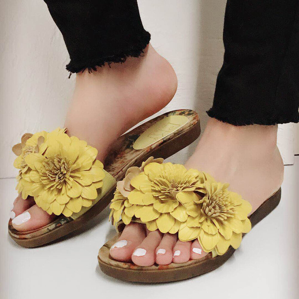 

LOSTISY Women Flowers Decor Opened Toe Comfy Slide Sandals