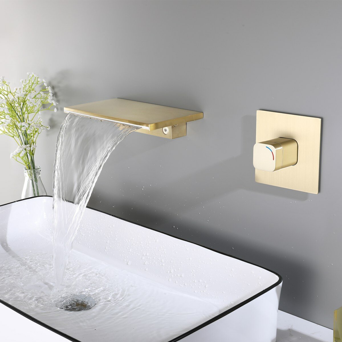 Modern Single Handle Wall Mount Faucet Waterfall Spout Bathroom Tub Faucet Basin Concealed Tap Hot Cold Water Mixer