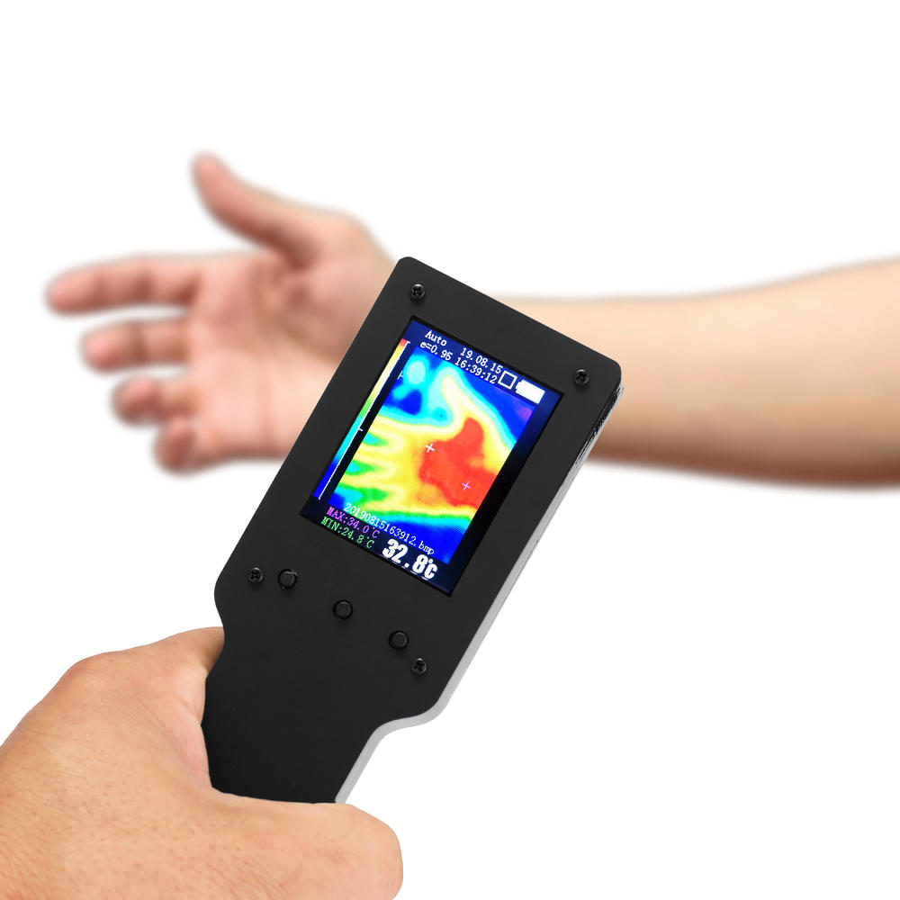 Draagbare handheld infrarood warmtebeeldcamera Warmtebeeldcamera 2,4 inch 24 * 32 resolutie Digitaal